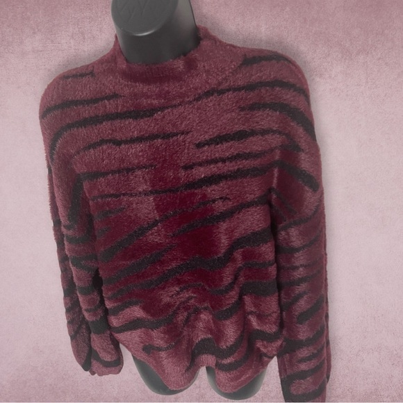 Catherine Malandrino Soft Plush Plum Black Zebra Long Sleeve Top Size Large - Picture 9 of 11